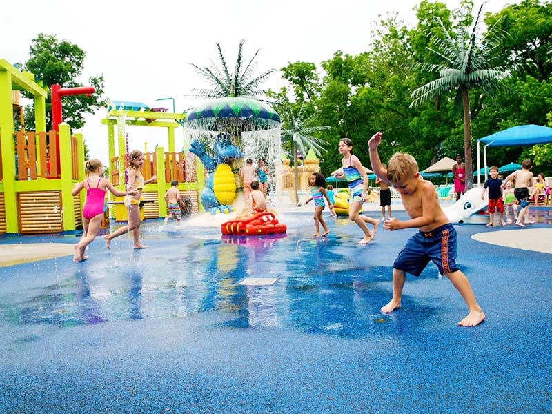 Duke's Lagoon Water Rides & Slides Dutch Wonderland