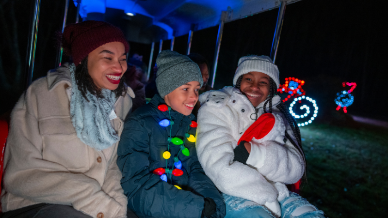 mom and daughter at dutch wonderland